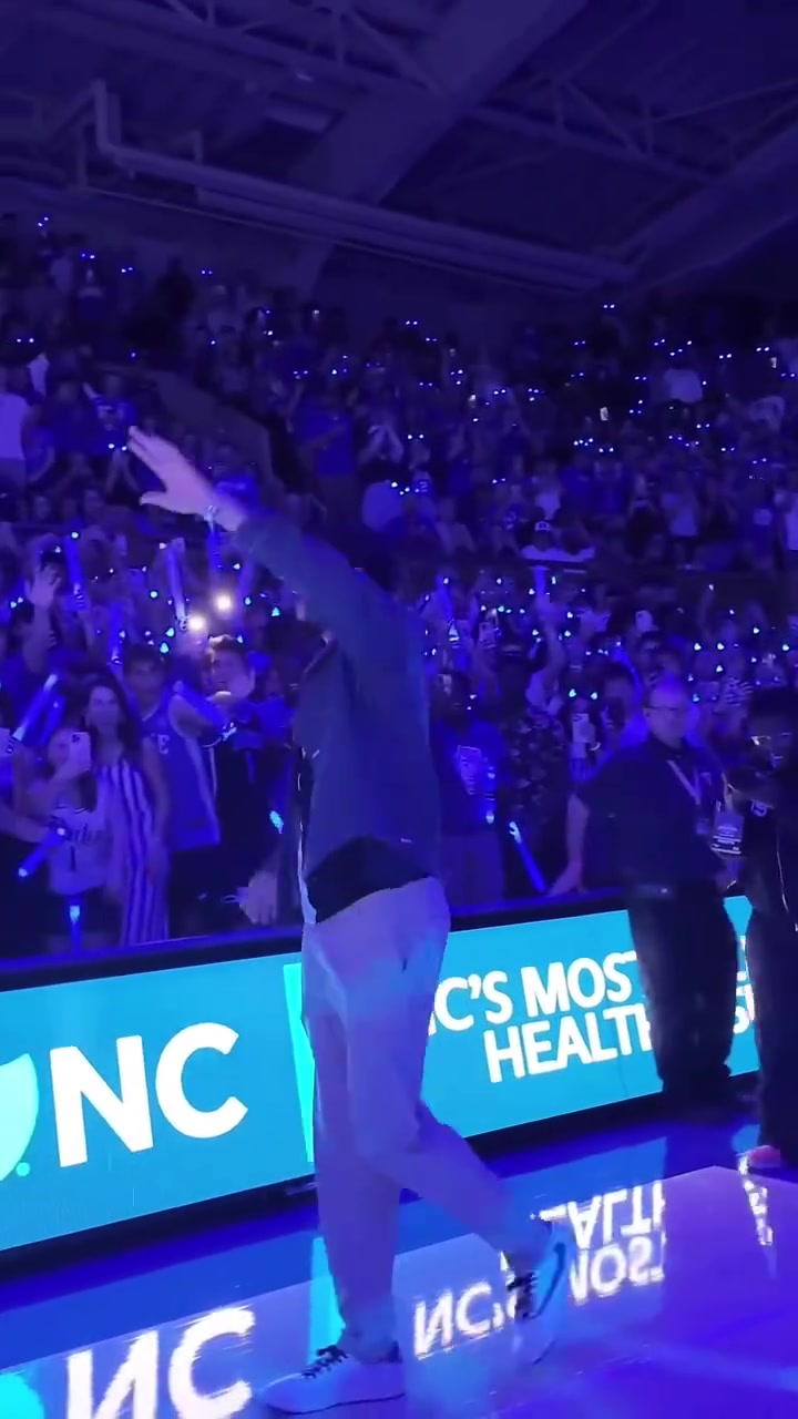 凯尔特人球星塔图姆重返母校杜克大学